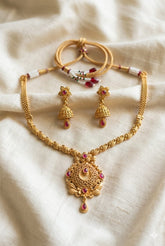 Antique Necklace Set