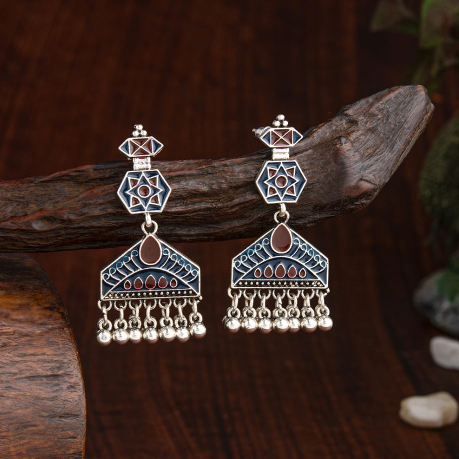 Silver Plated Geometric Shaped Enamel Artwork With Dangling Chain Fashion Antique Earring