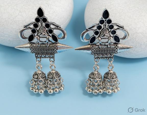 The Spearhead Twin-Dome Chandeliers An Antique Gold/Silver Coloured Enamel Earring