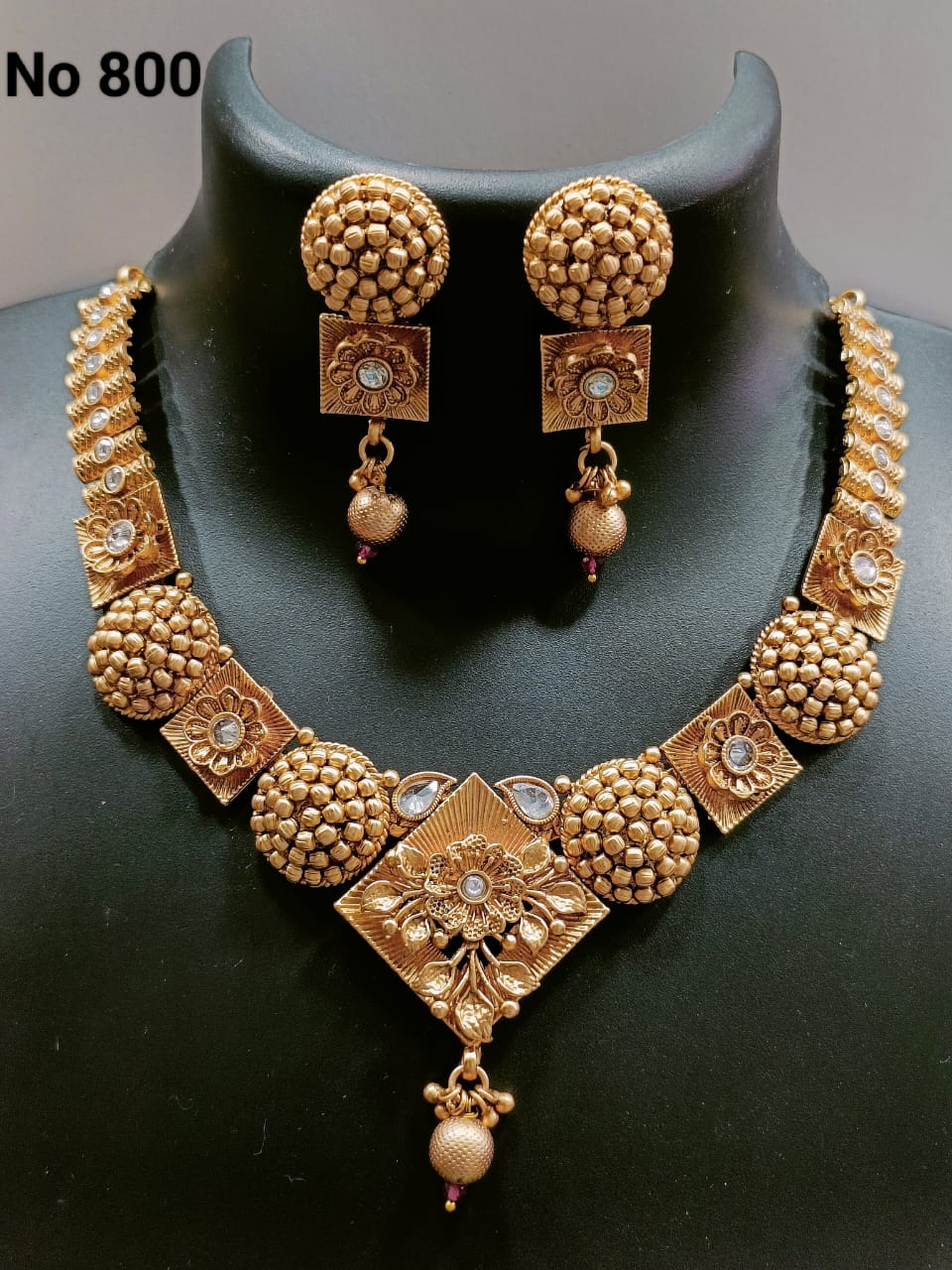 Antique Necklace Set