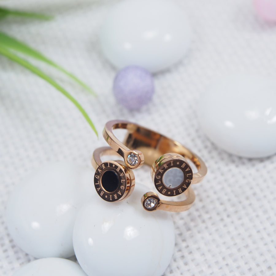 Stainless Steel Rosegold Plated Black and White Disc Roman Numerals Finger Ring