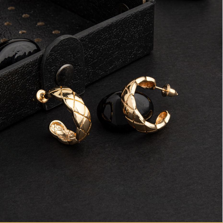 Silver / Gold Plated Designed Fashion Hoops Earring- HER 2258