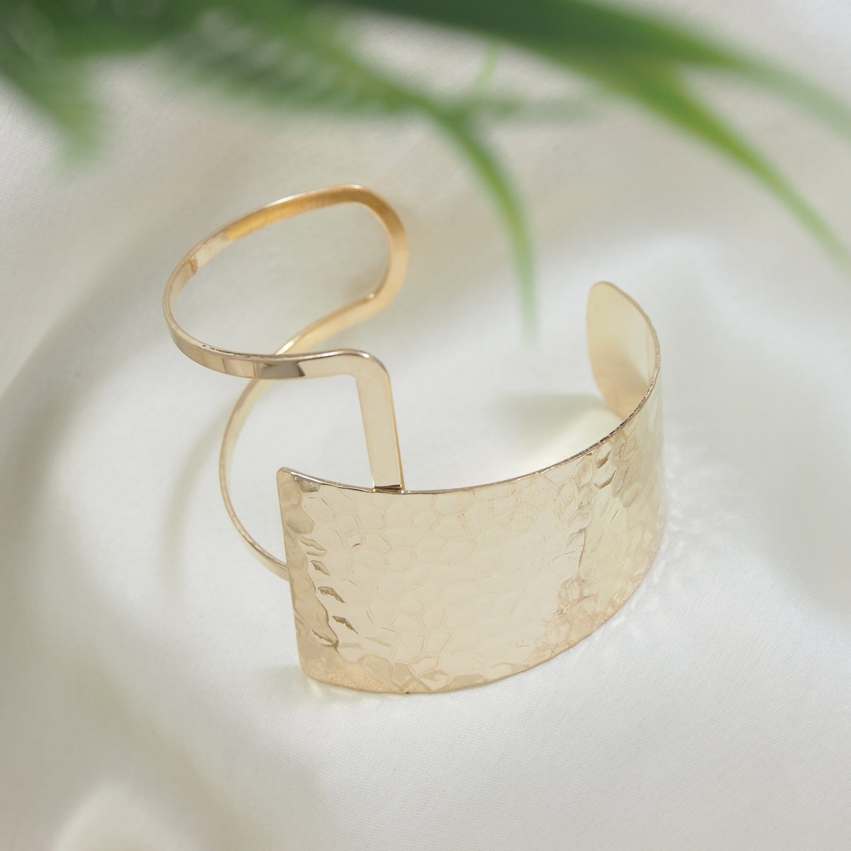 Geometric Shape Cuff Kada