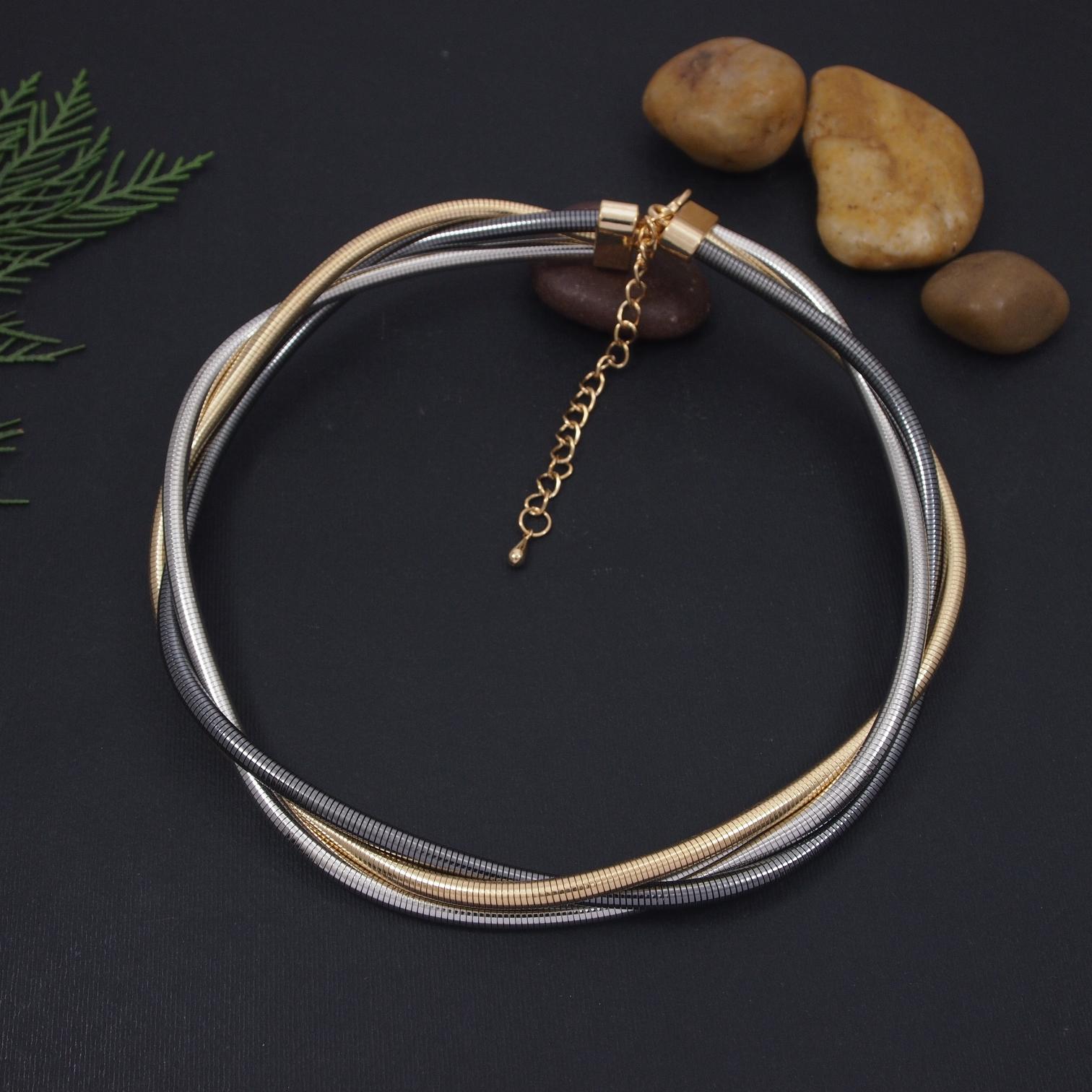 Twisted Western Modern Necklace