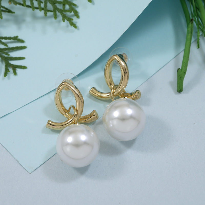 Pearl Drop Western Earring