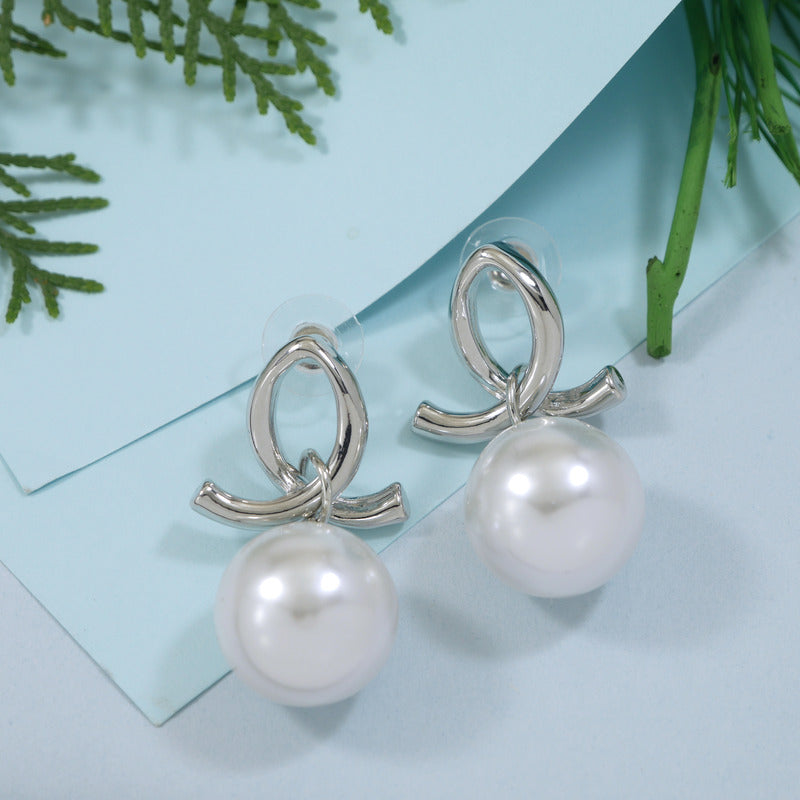 Pearl Drop Western Earring
