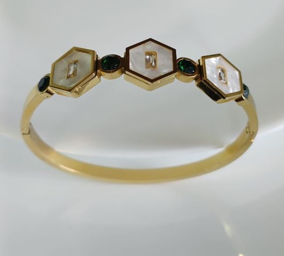 Stainless Steel Gold Plated Polygan Shaped Diamond Inlaid Kada