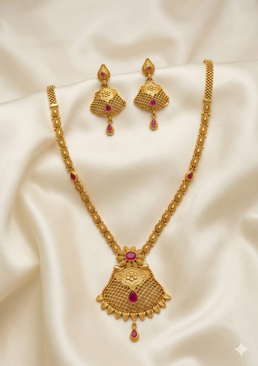 Antique Necklace Set